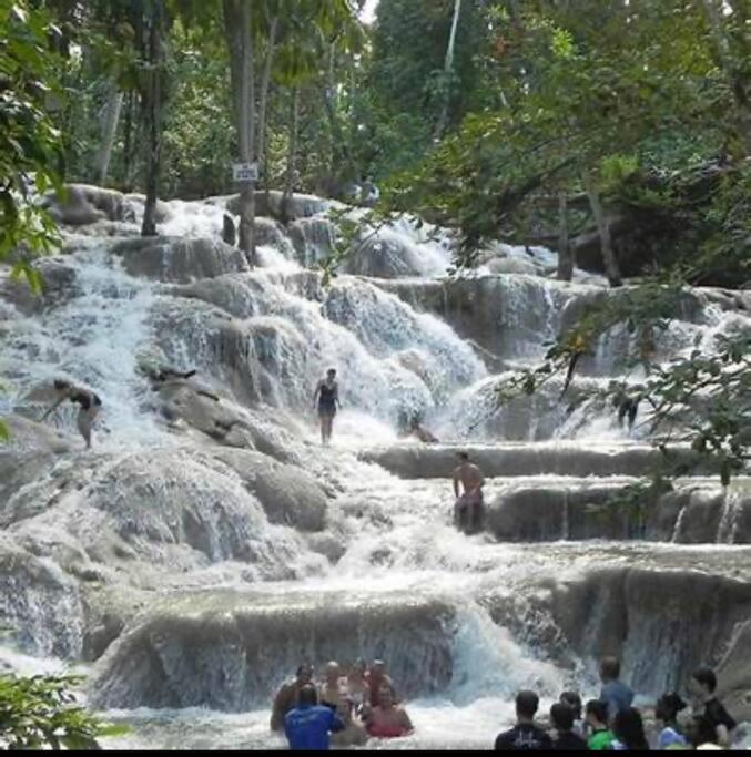 Villa La Rosa With Spectacular View Of Ocho Rios Buitenkant foto